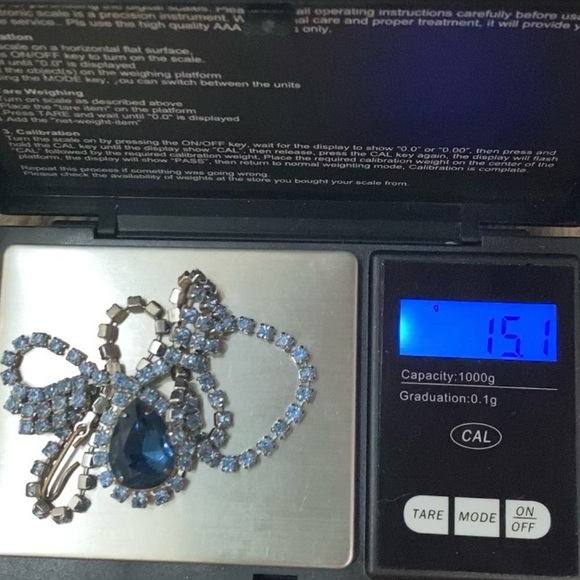 Vintage Unsigned Juliana? Blue Teardrop Pendant Rhinestone Silver Tone Necklace - Picture 11 of 13